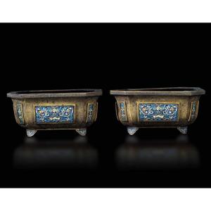 Rare Pair Of Planters, China, Qing Dynasty (1736-1796)