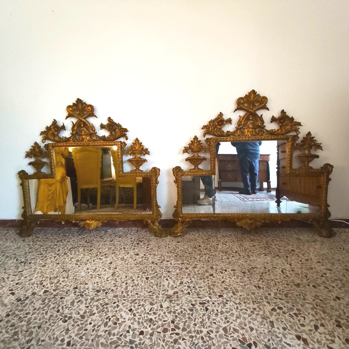 Paire de Miroirs en Bois Doré de Bologne, XIXe Siècle