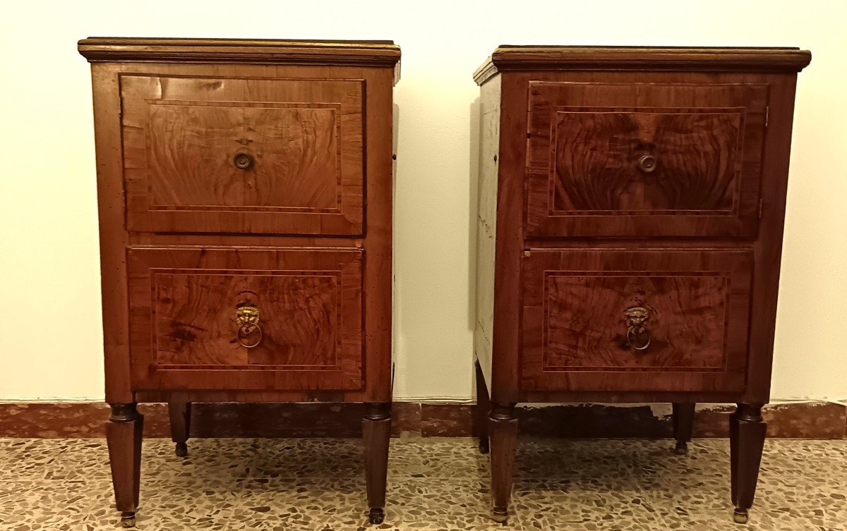 Pair Of 1790 Bolognese Walnut Nightstands-photo-3