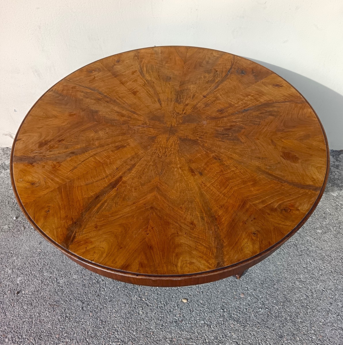 1850 Bologna Walnut Round Table-photo-2