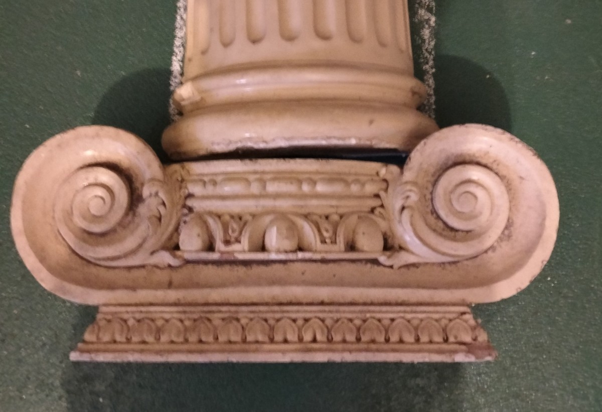 Columns With Capitals From 1930 In Plaster And Straw-photo-2