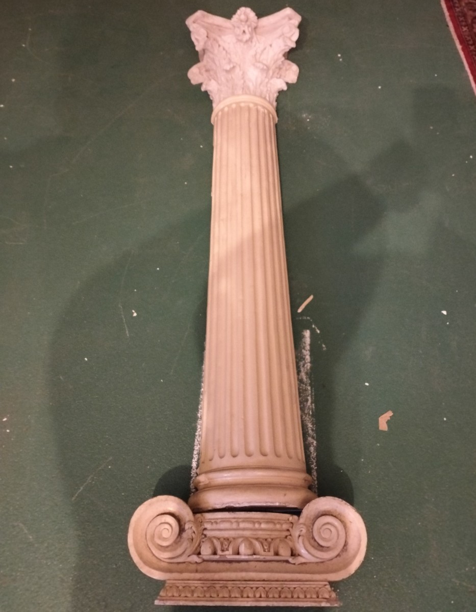 Columns With Capitals From 1930 In Plaster And Straw