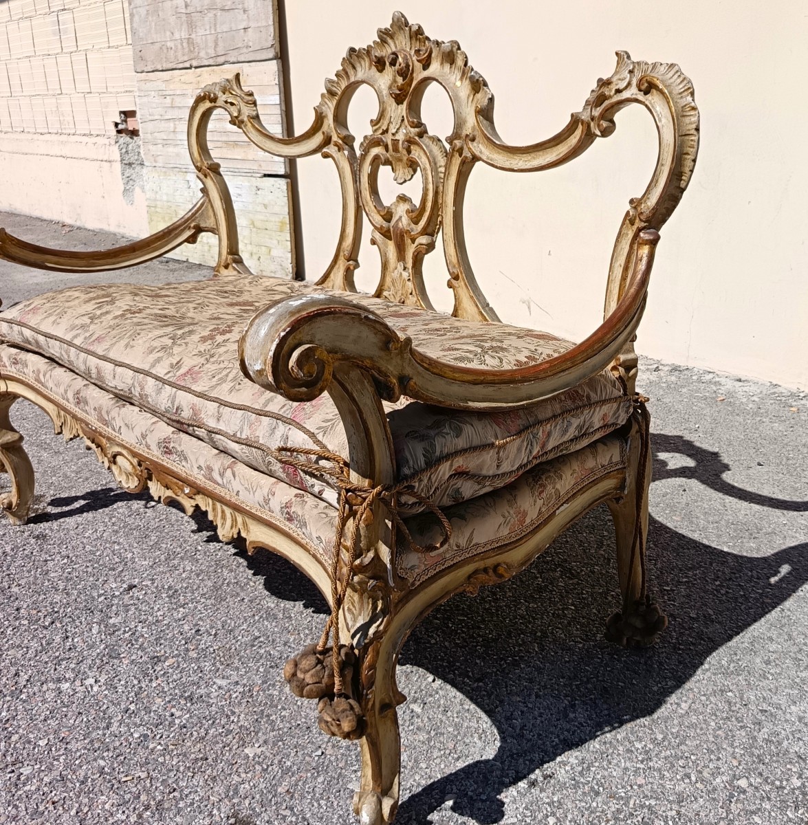 18th-century Venetian Bench, Lacquered Carved Wood-photo-2