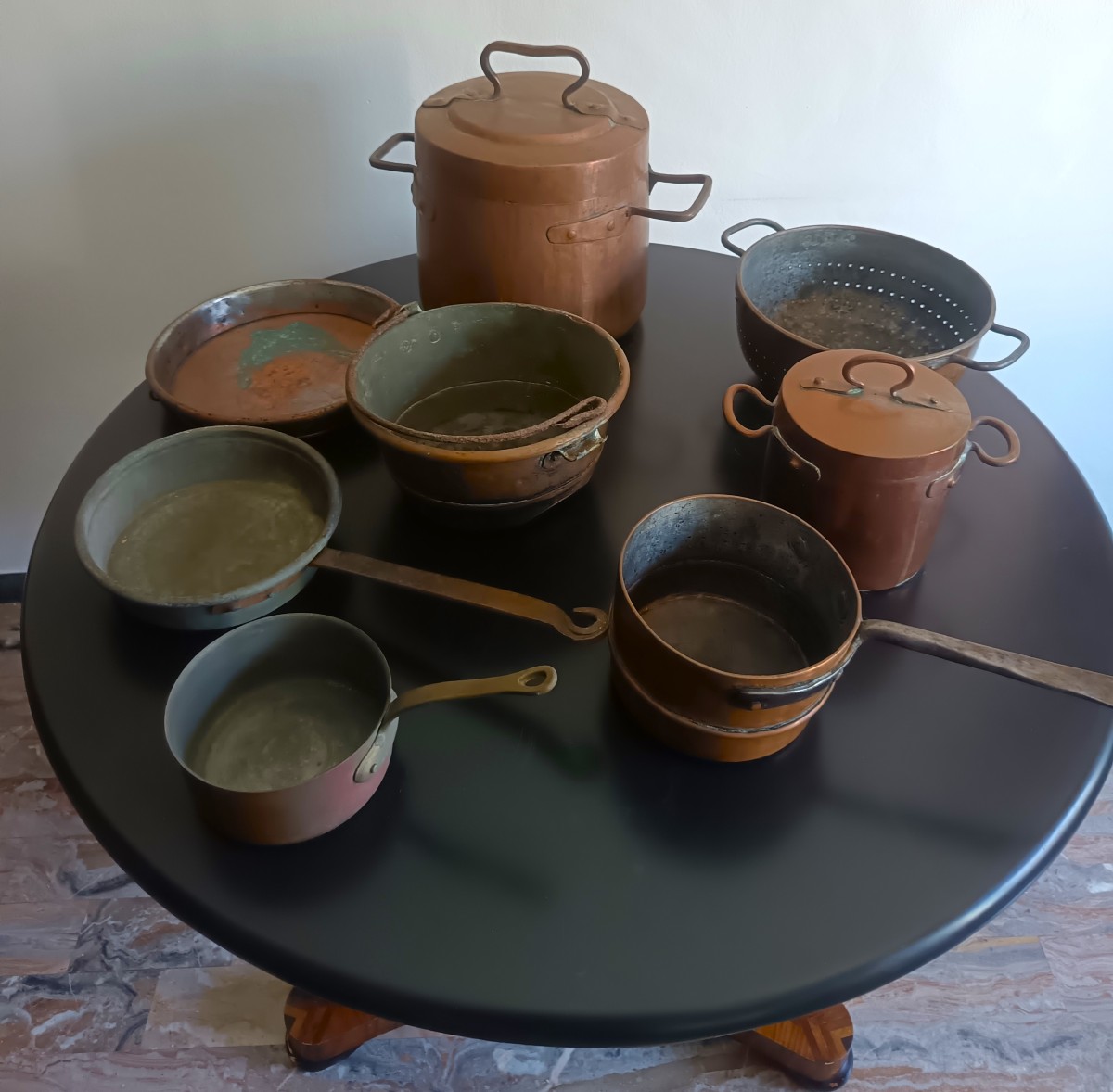 Set Of 8 18th-century Copper Cooking Pots