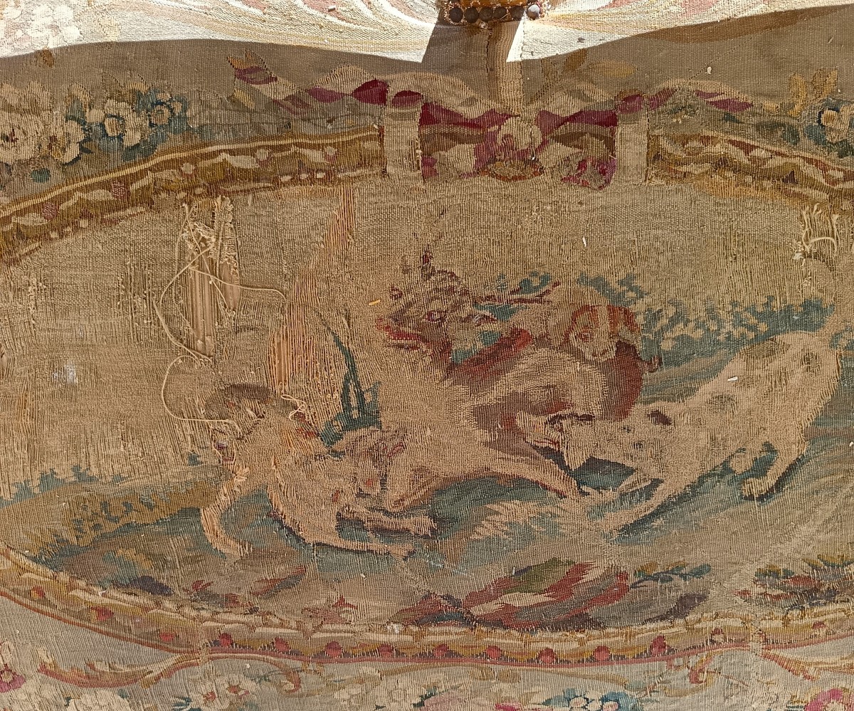 French Sofa Decorated In Gold, 1800-photo-4