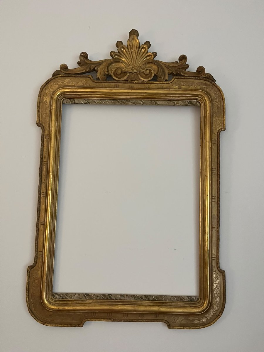 18th-century Mercury-gilded Frame With A Cornice