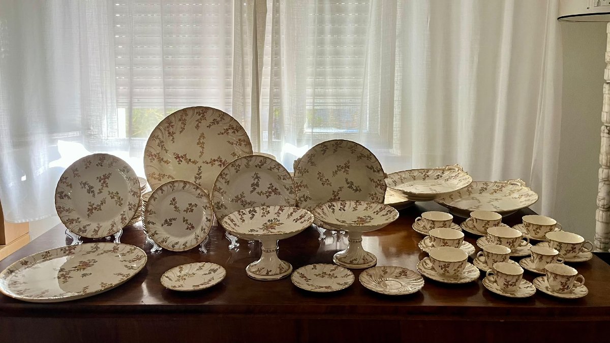Service de table ceramique de 1850 nommé Louis XV
