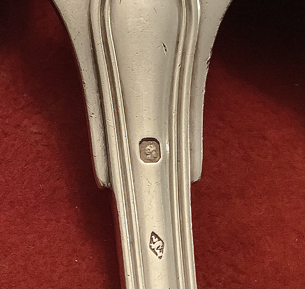 Ensemble de 2 couchettes et 2 cuillers dépareillés modèle filet en argent massif -photo-3
