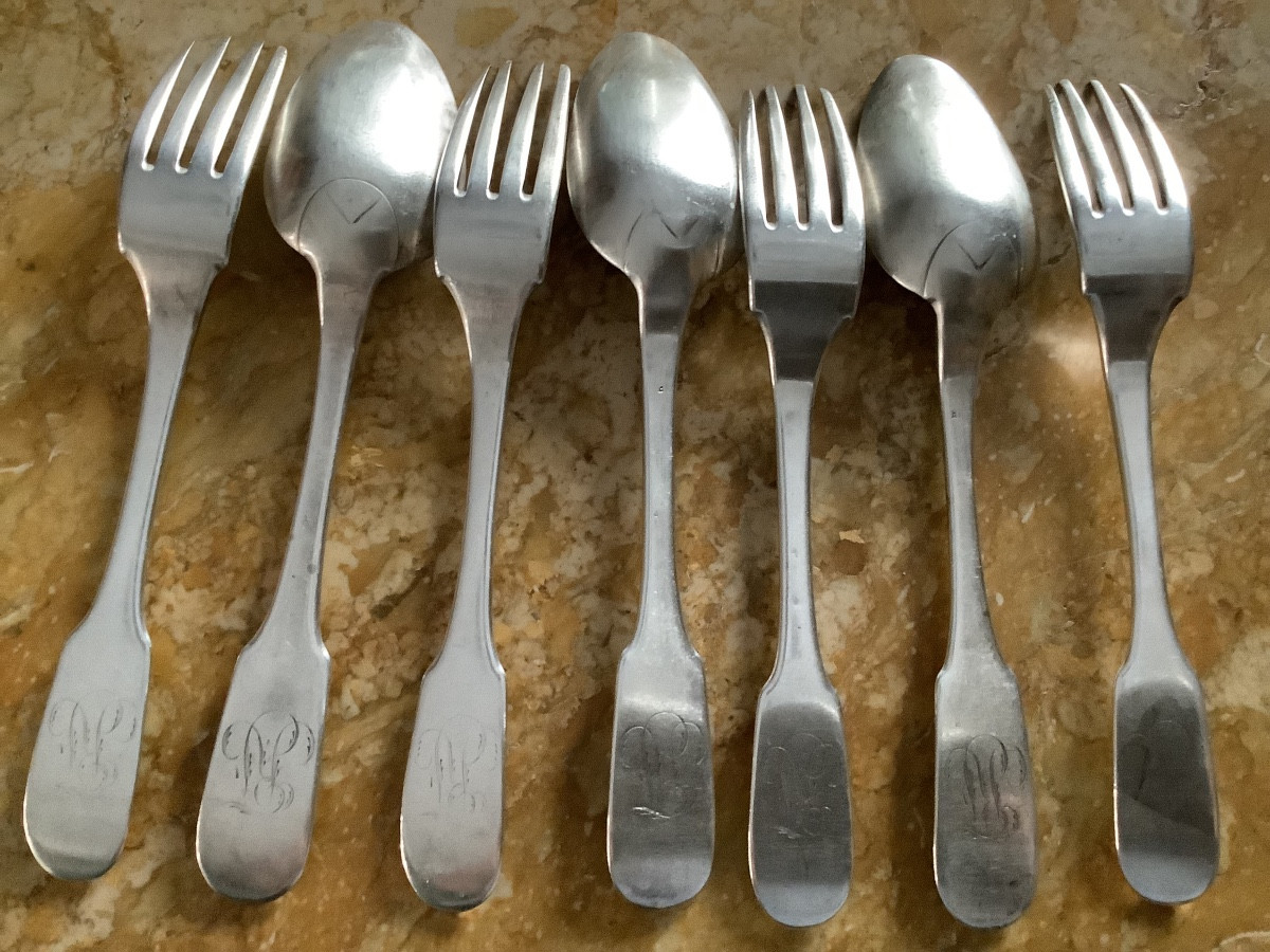 Série de 3 couverts plus 1 fourchettes modèle uni plat en argent massif 