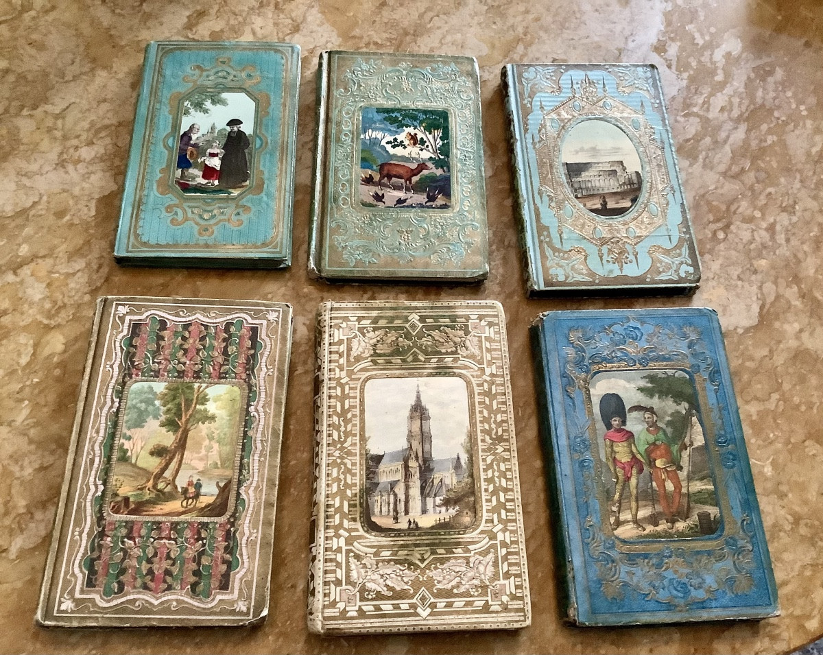 12 petits livres à la couverture gaufrée Romantique de diverses couleurs