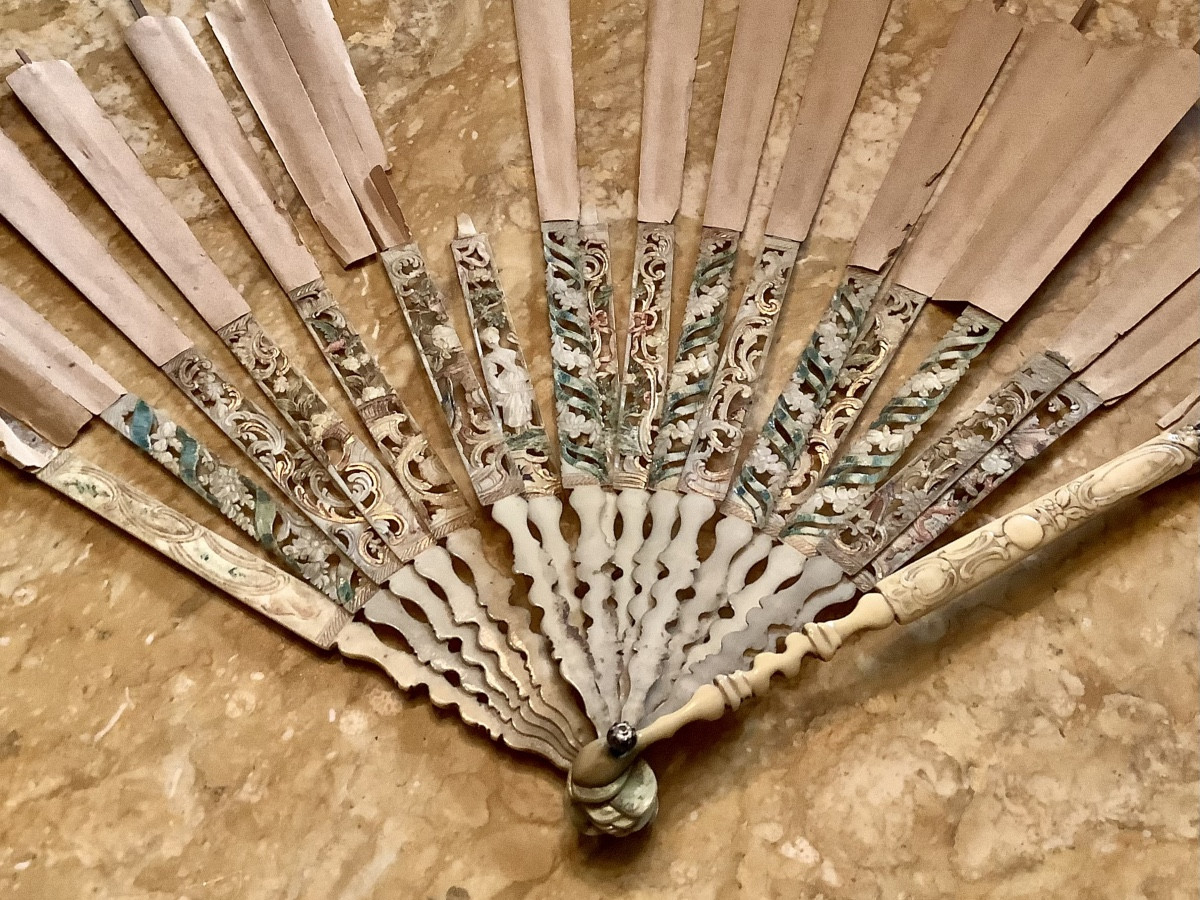 Louis XV Period Fan Without Decoration 