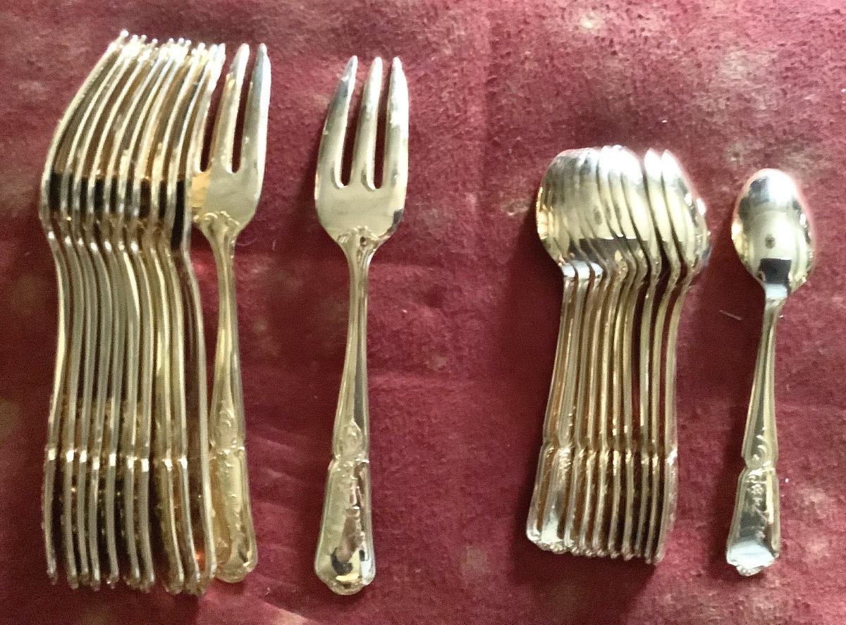 Fish And Dessert Serving Set And Small Mocha Spoons In White And Gold Metal  -photo-2