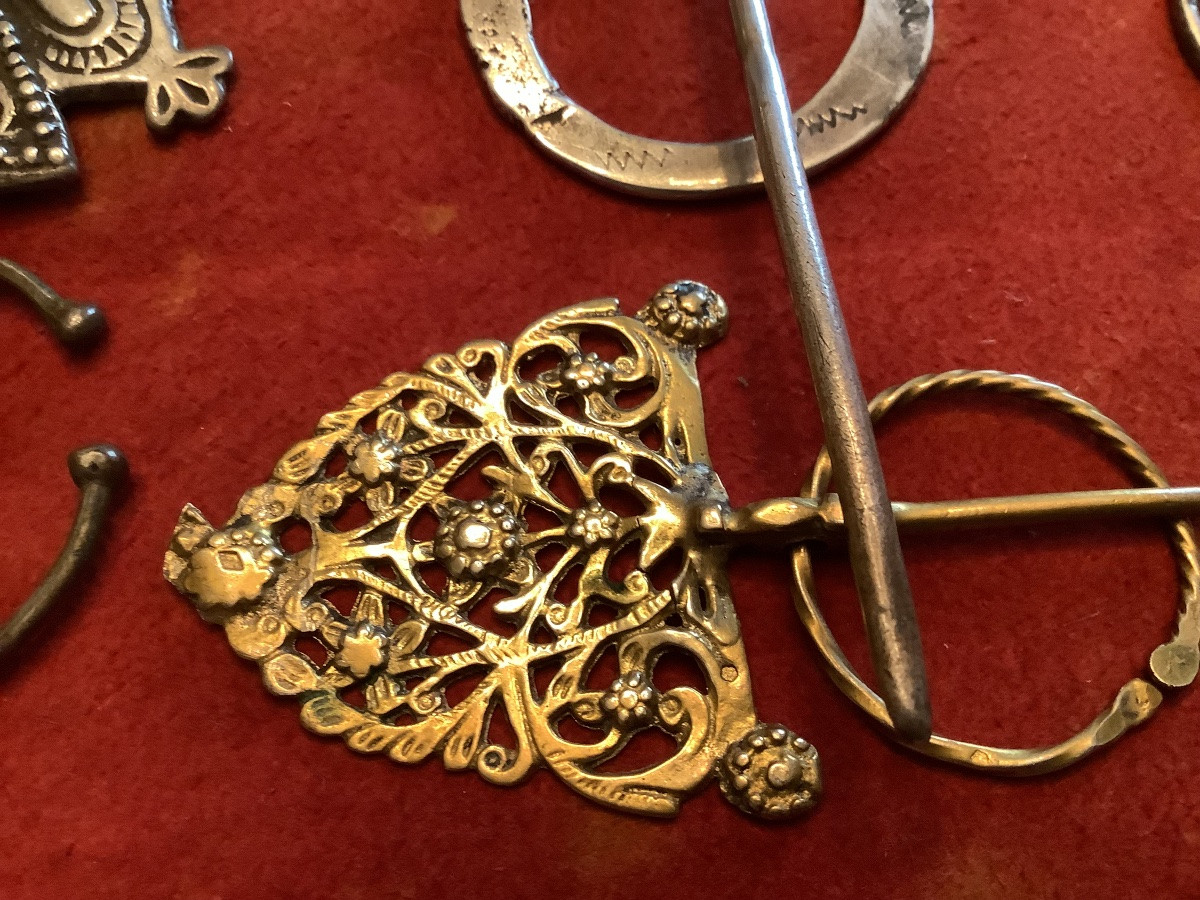  Maroc ,Bijoux Berbères  ,Ensemble de 5 fibules et 3 pendentifs en argent -photo-2