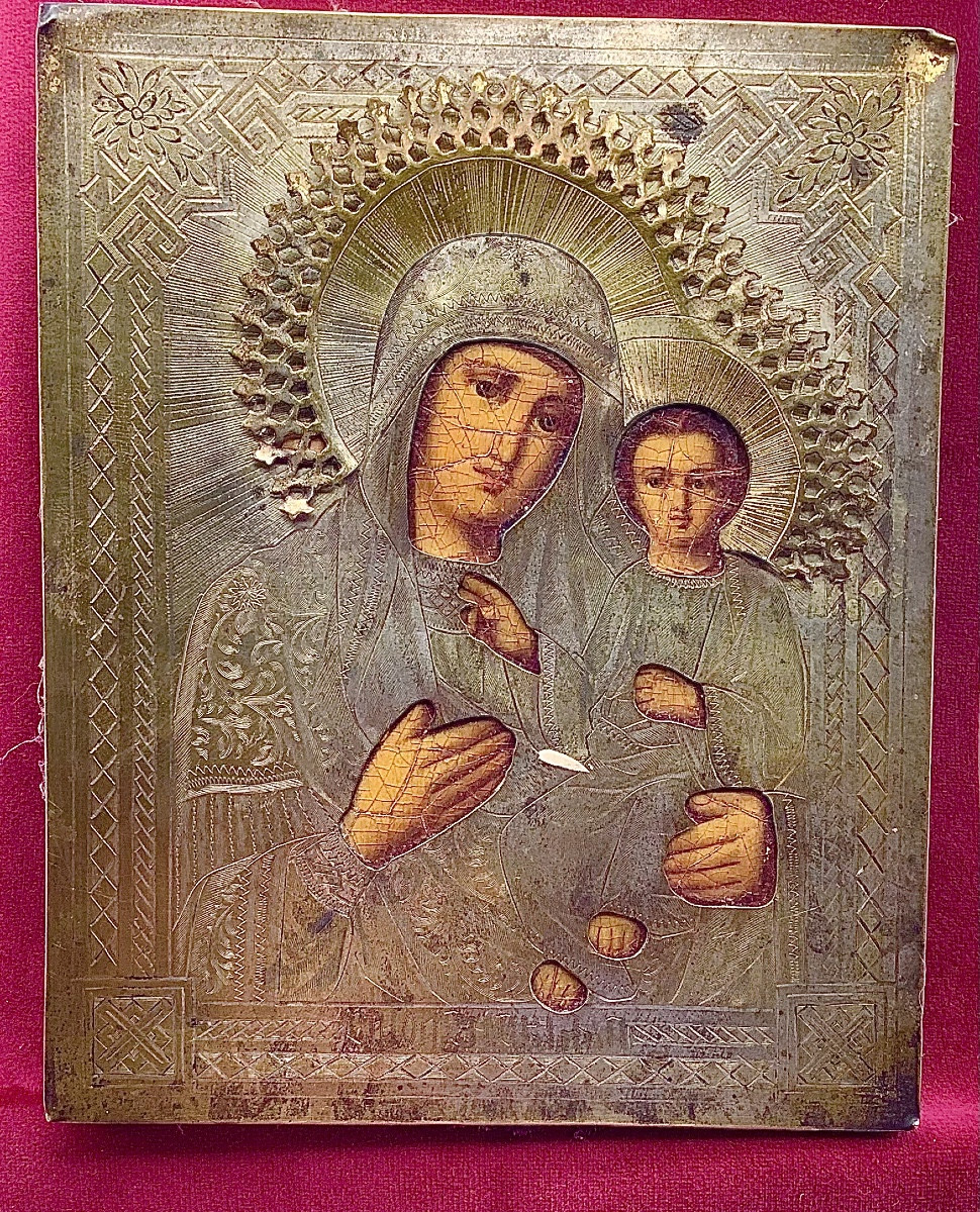 43_ Icone  Ukraine ,vierge de Smolensk ,huile sur bois sous une   Riza