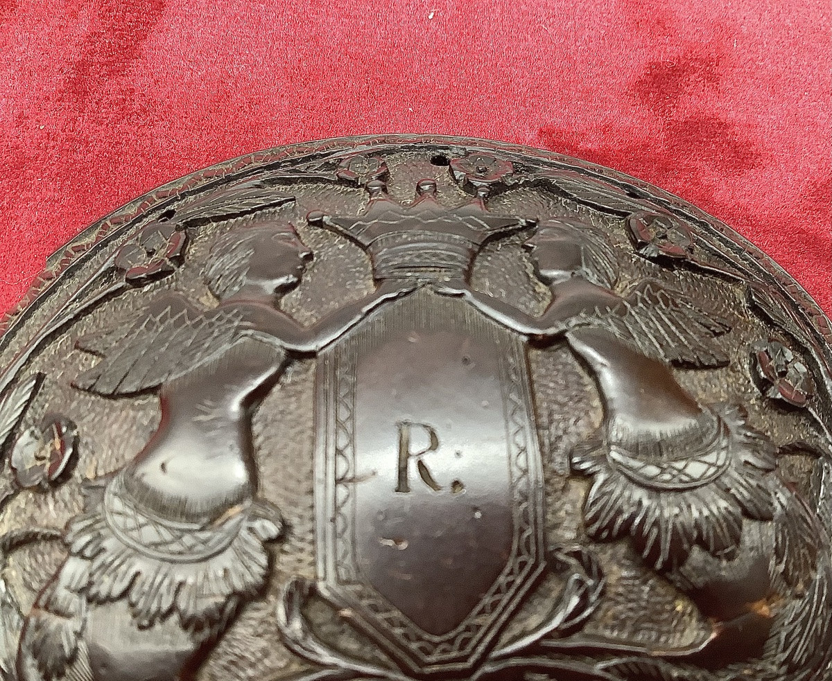 Oval Carved Coconut Plaque -photo-2