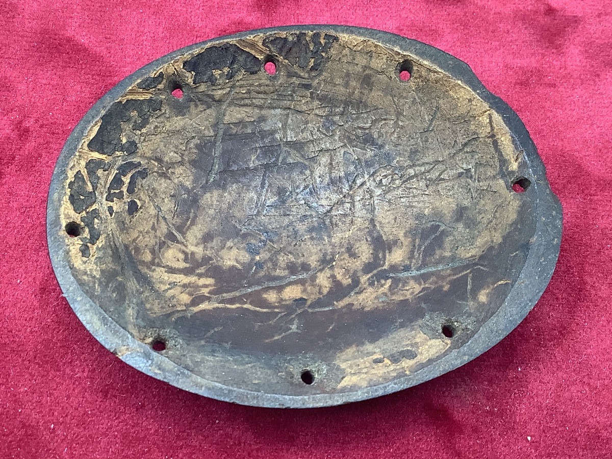 Oval Carved Coconut Plaque -photo-3