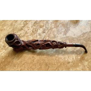 Pipe en bois de Bruyères sculptée d une seule  pièce de branchage de chêne 