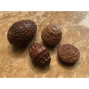 4 petites boîtes circulaires ou en forme d œuf en bois de Corrozo