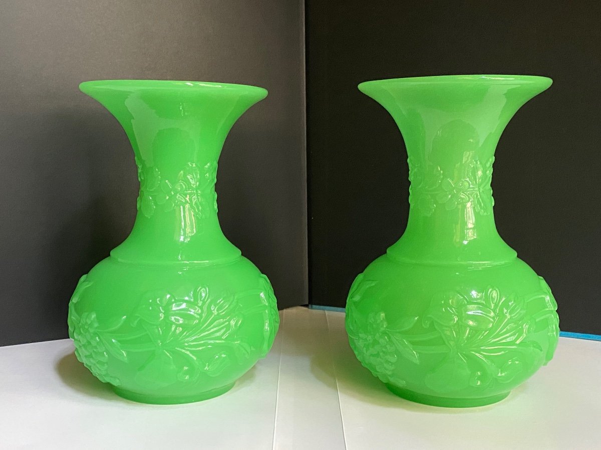 Pair Of Vases In Green Opaline Manufacture De Baccarat Mid XIXth Napoleon III Period.-photo-2