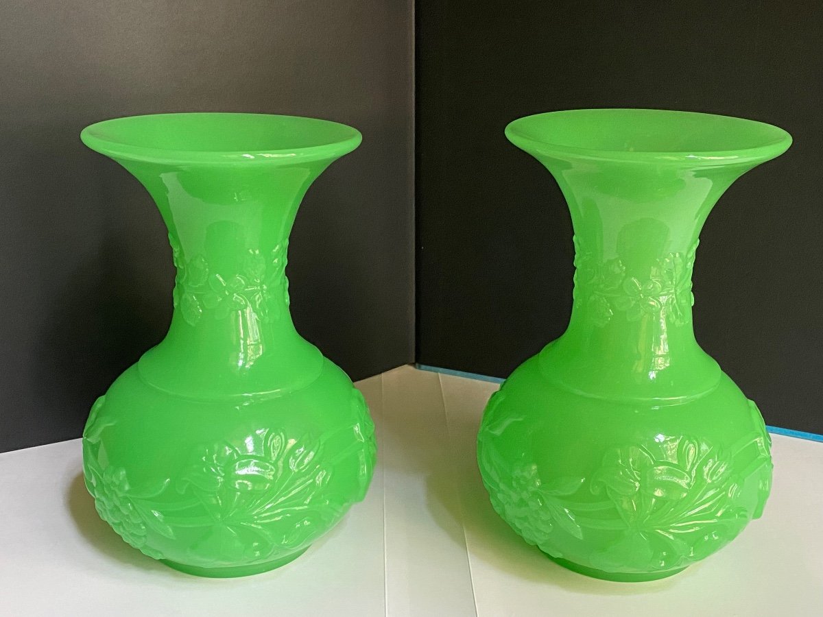 Pair Of Vases In Green Opaline Manufacture De Baccarat Mid XIXth Napoleon III Period.-photo-3