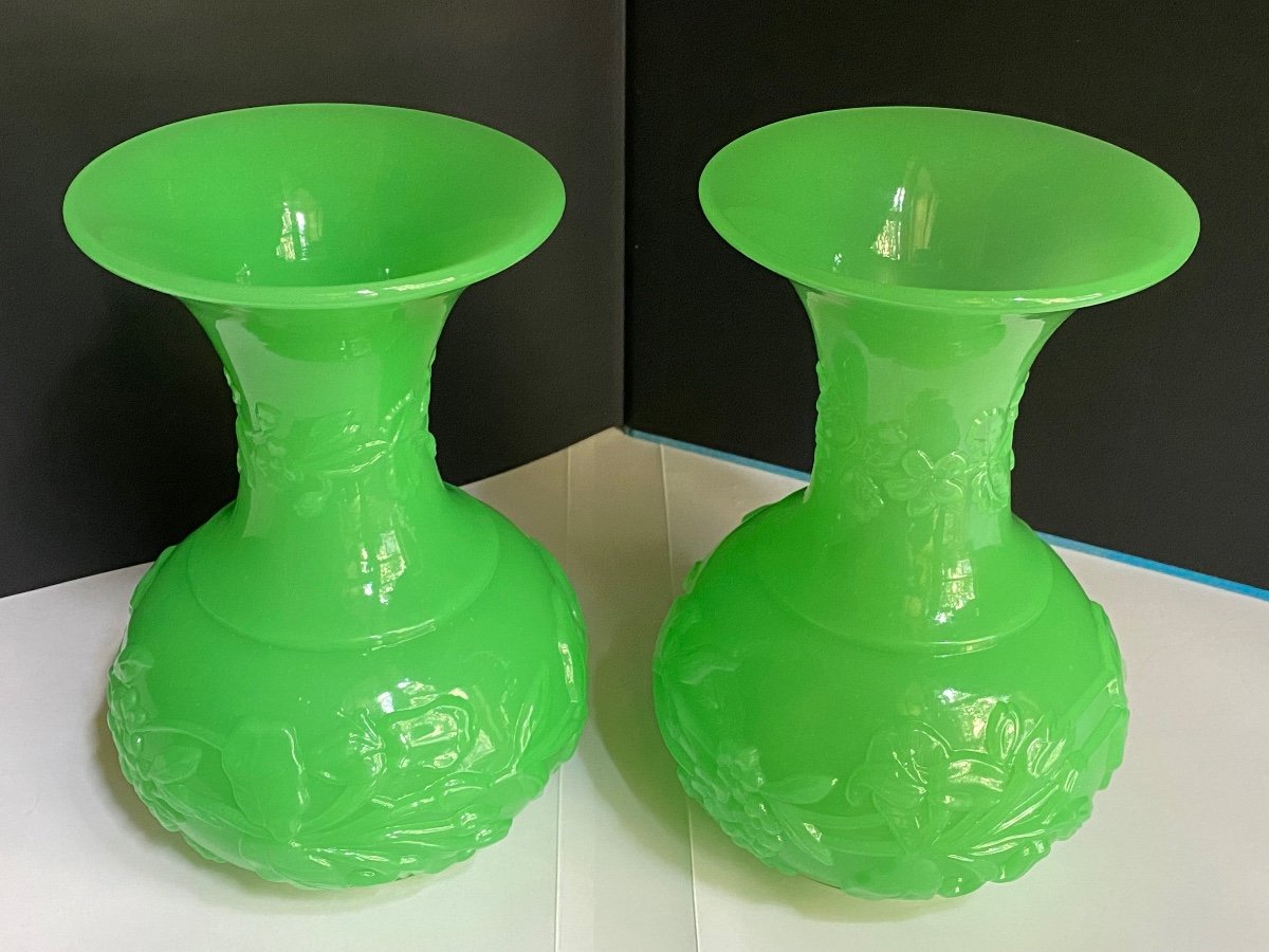 Pair Of Vases In Green Opaline Manufacture De Baccarat Mid XIXth Napoleon III Period.-photo-4