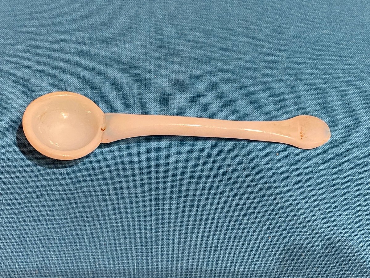 Rare Mustard Spoon In Opaline Eighteenth Time.