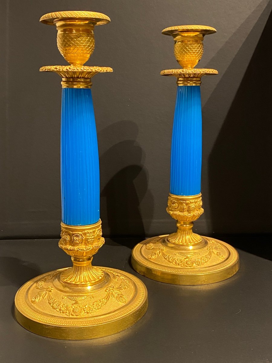 Rare Paire De Bougeoirs En Opaline Bleu Et Bronze Ciselé Doré XIXeme époque Charles X.-photo-3
