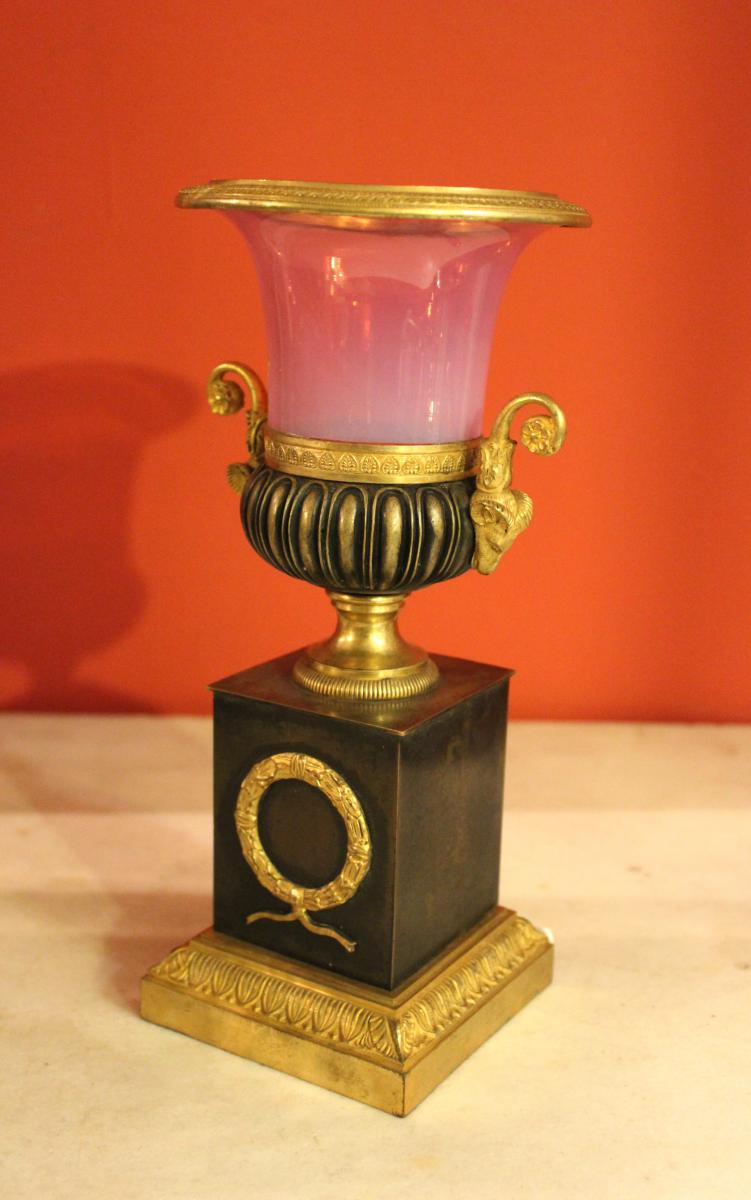 Vase Medici Shaped Sectional Opaline Gorge De Pigeon-photo-3