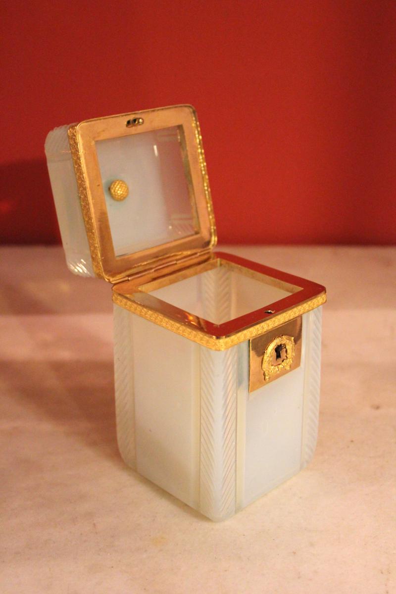 In Soapy Box Opaline. Charles X-photo-4