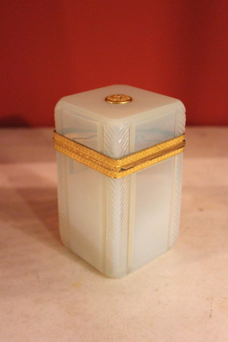 In Soapy Box Opaline. Charles X-photo-3