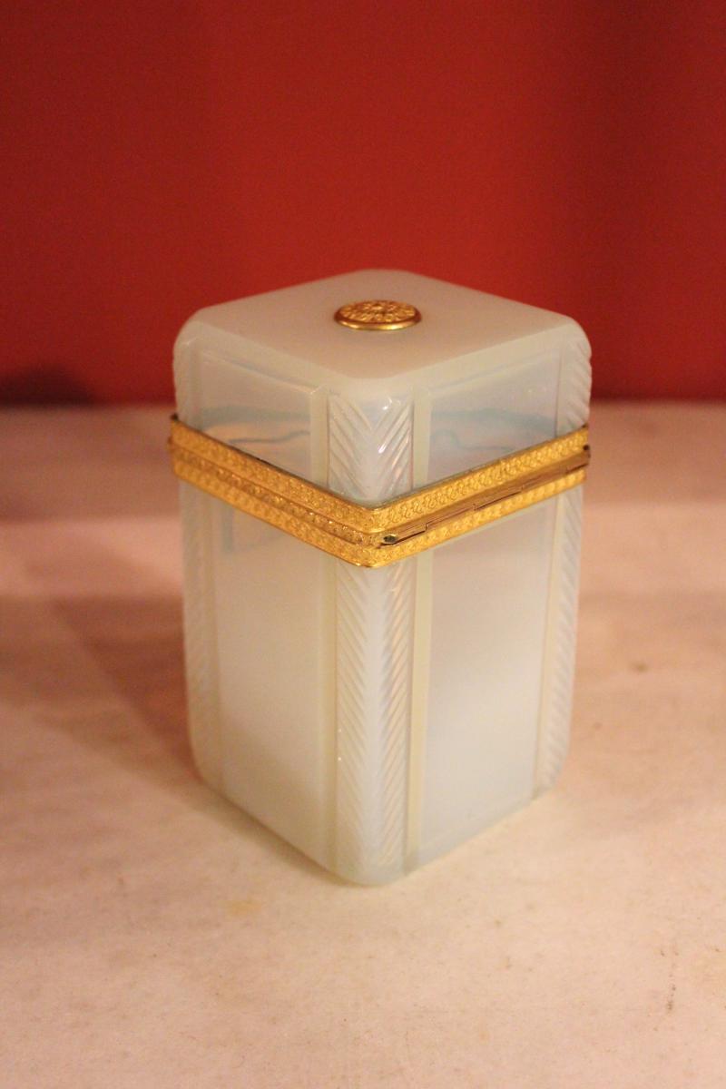 Coffret En Opaline Savonneuse . Epoque Charles X-photo-3