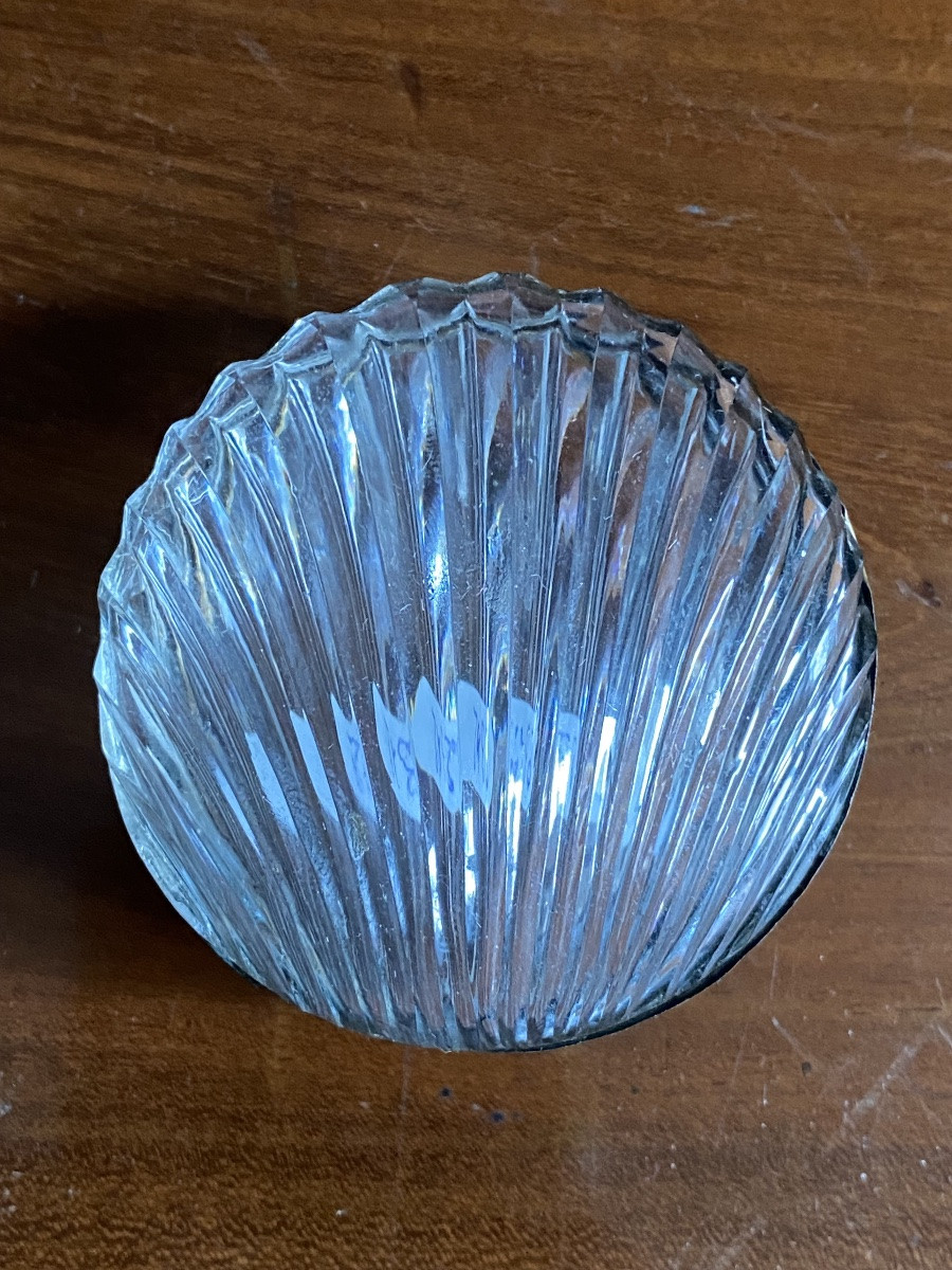 Boîte à mouche en cristal taillé en forme de coquille St Jacques XIXeme époque Charles X.-photo-1