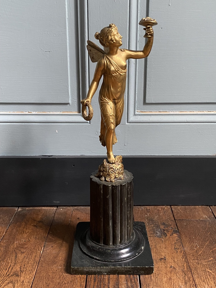 Sculpture en bronze ciselé doré Zéphyr sur sa colonne en marbre début XIXeme époque 1er empire.