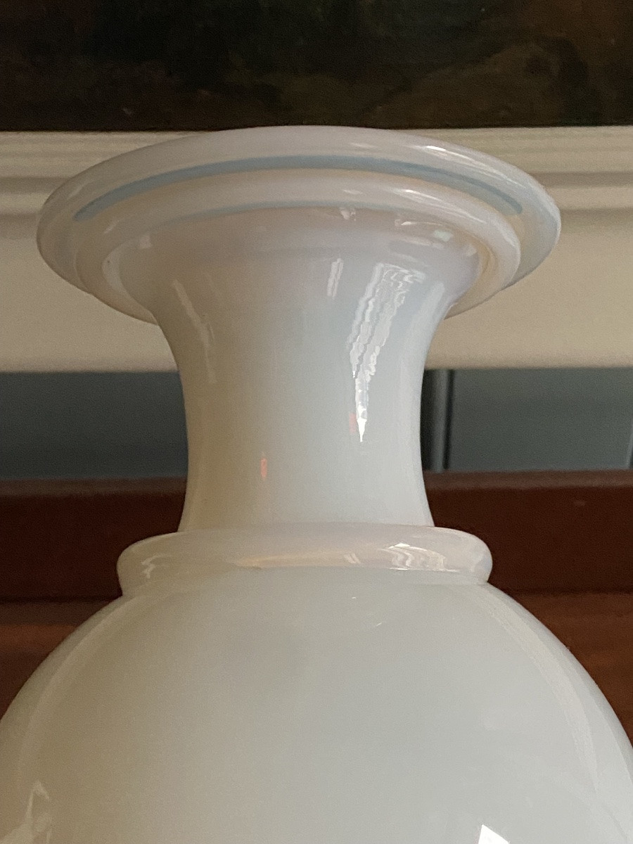 Important vase de forme balustre en opaline savonneuse XIXeme époque Charles X circa 1820.-photo-3