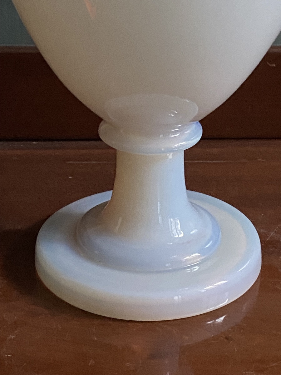 Important vase de forme balustre en opaline savonneuse XIXeme époque Charles X circa 1820.-photo-5
