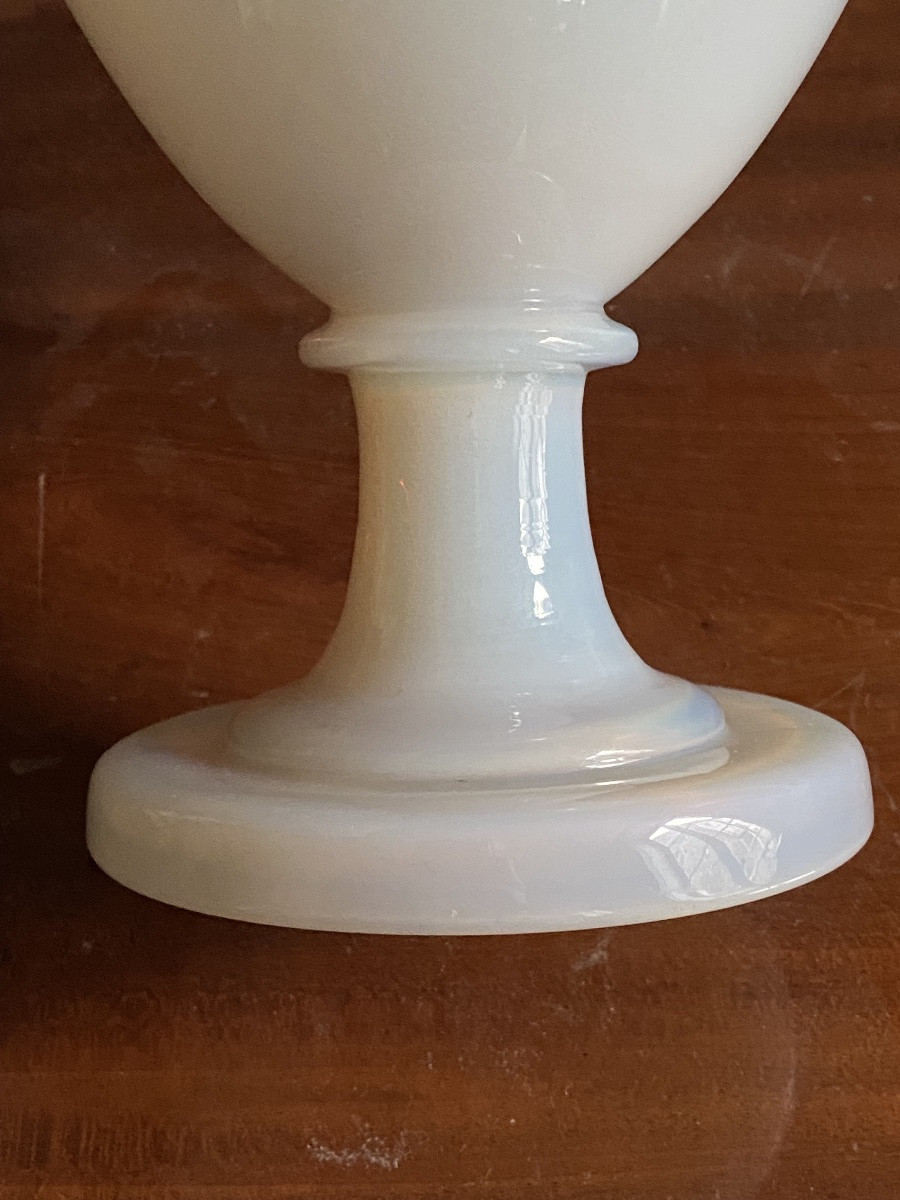 Important vase de forme balustre en opaline savonneuse XIXeme époque Charles X circa 1820.-photo-6