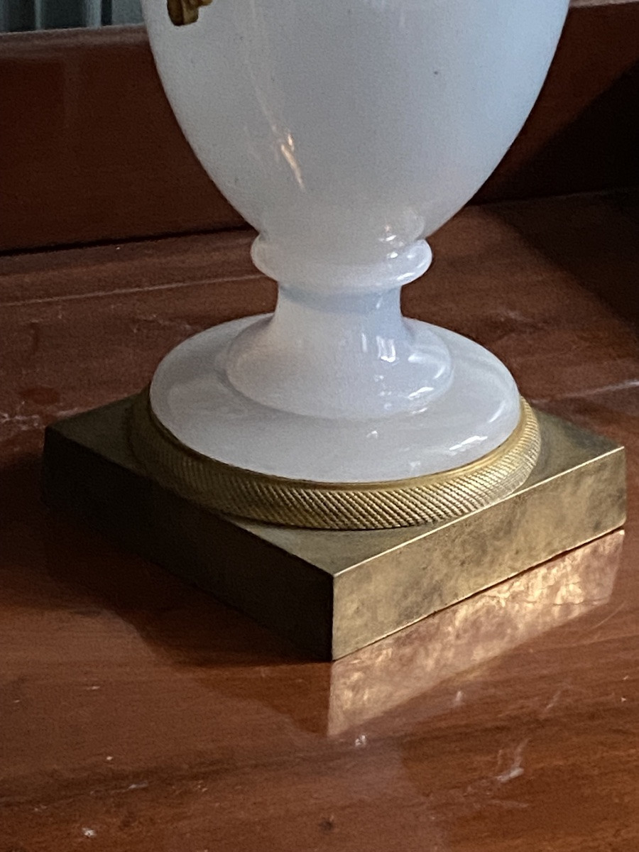 Rare vase en opaline savonneuse monté bronze doré XIXeme époque Charles X circa 1820.-photo-3