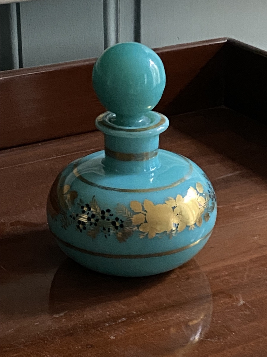 Rare flacon en opaline de couleur vert jade décor de Jean Baptiste Desvignes XIXe Charles X.-photo-3