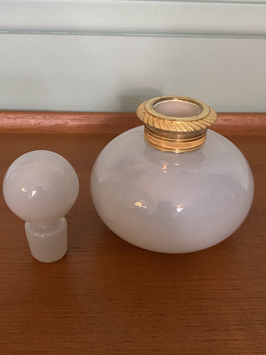 Perfume Bottle In Opaline Soapy XIXth Charles X Period.-photo-3