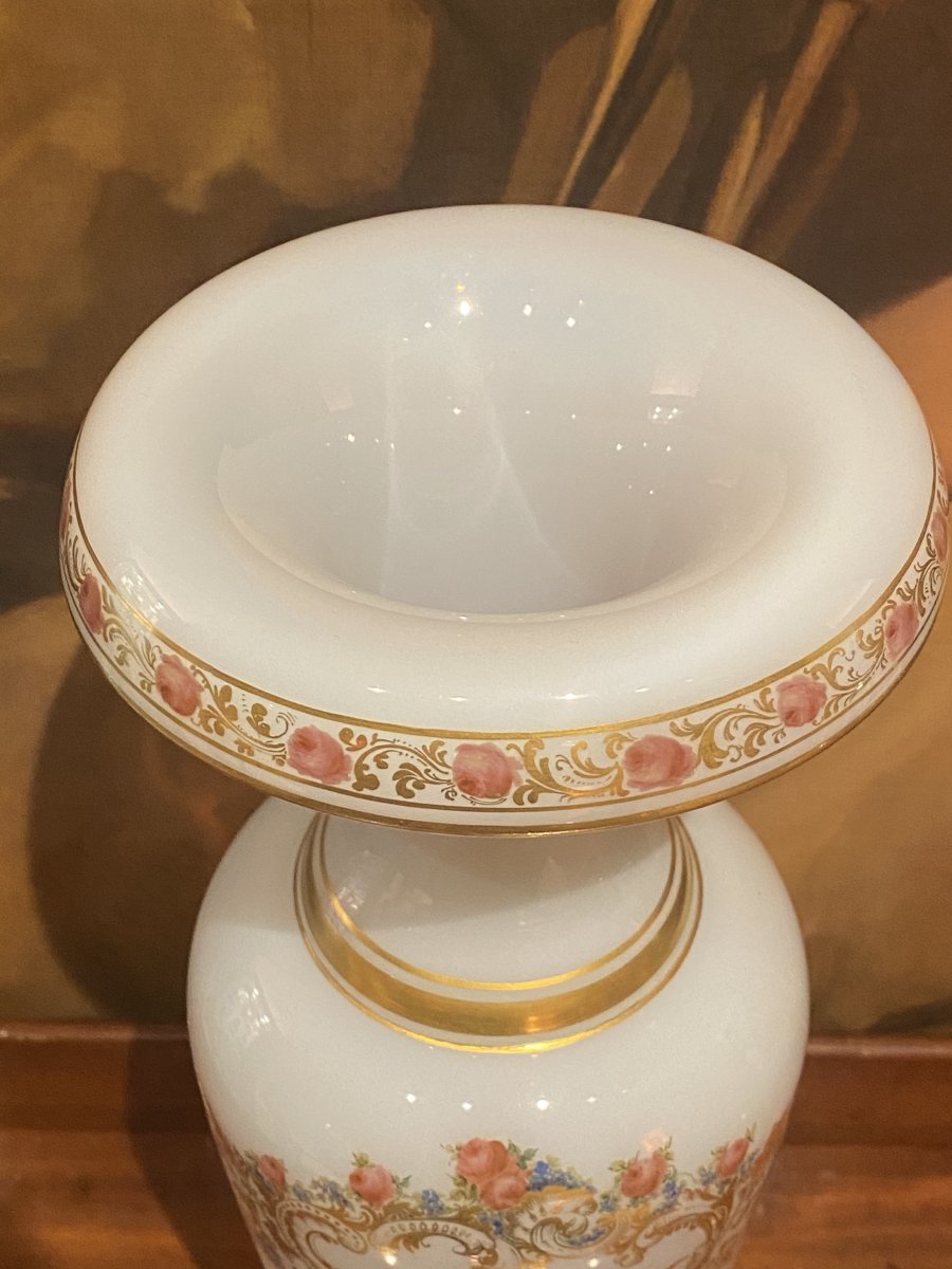 Important Vase En Opaline Savonneuse XIXeme Circa  1840.-photo-2