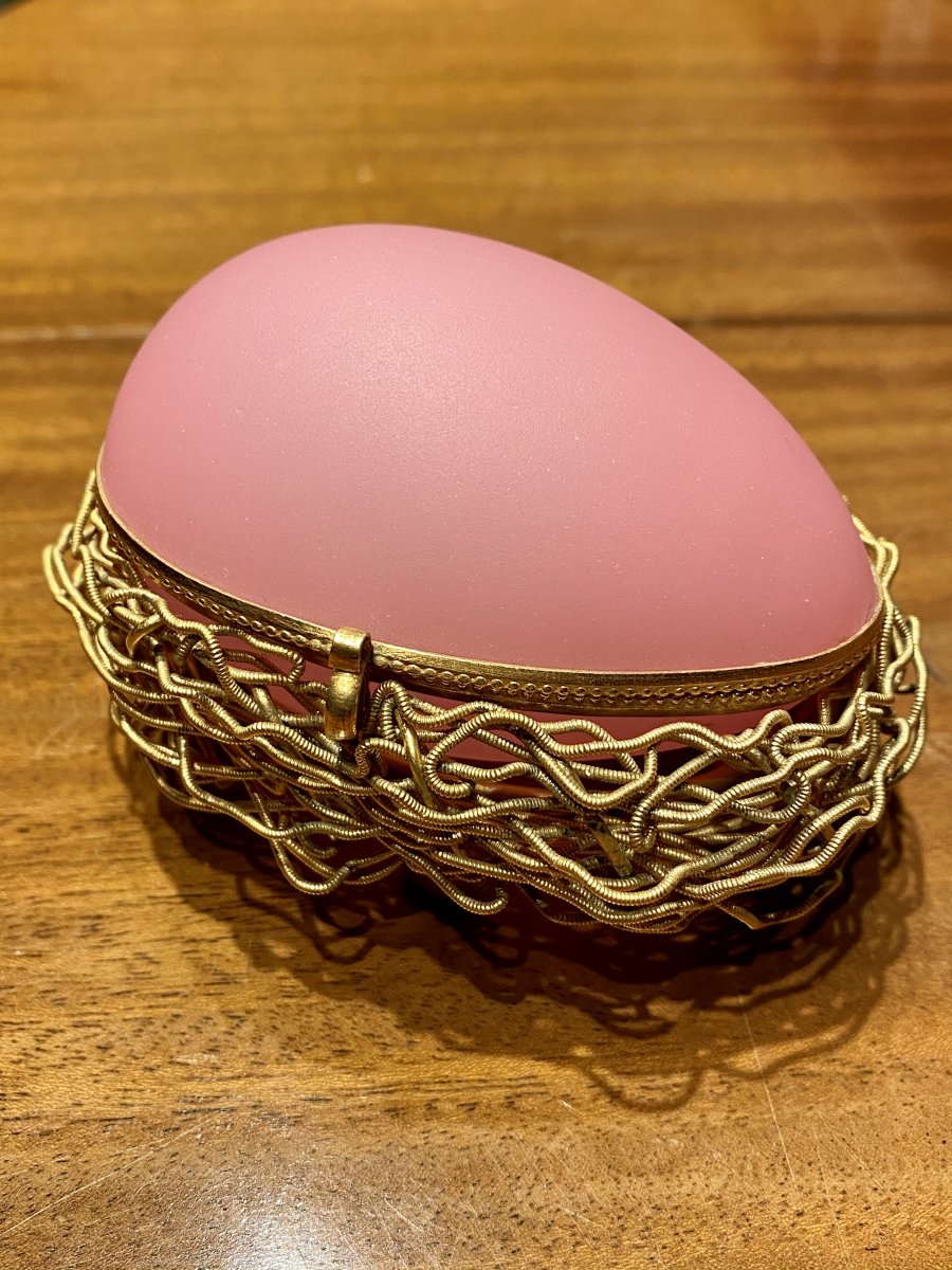 Egg Shaped Box In Pink Opaline Mid XIXth Napoleon III Period.