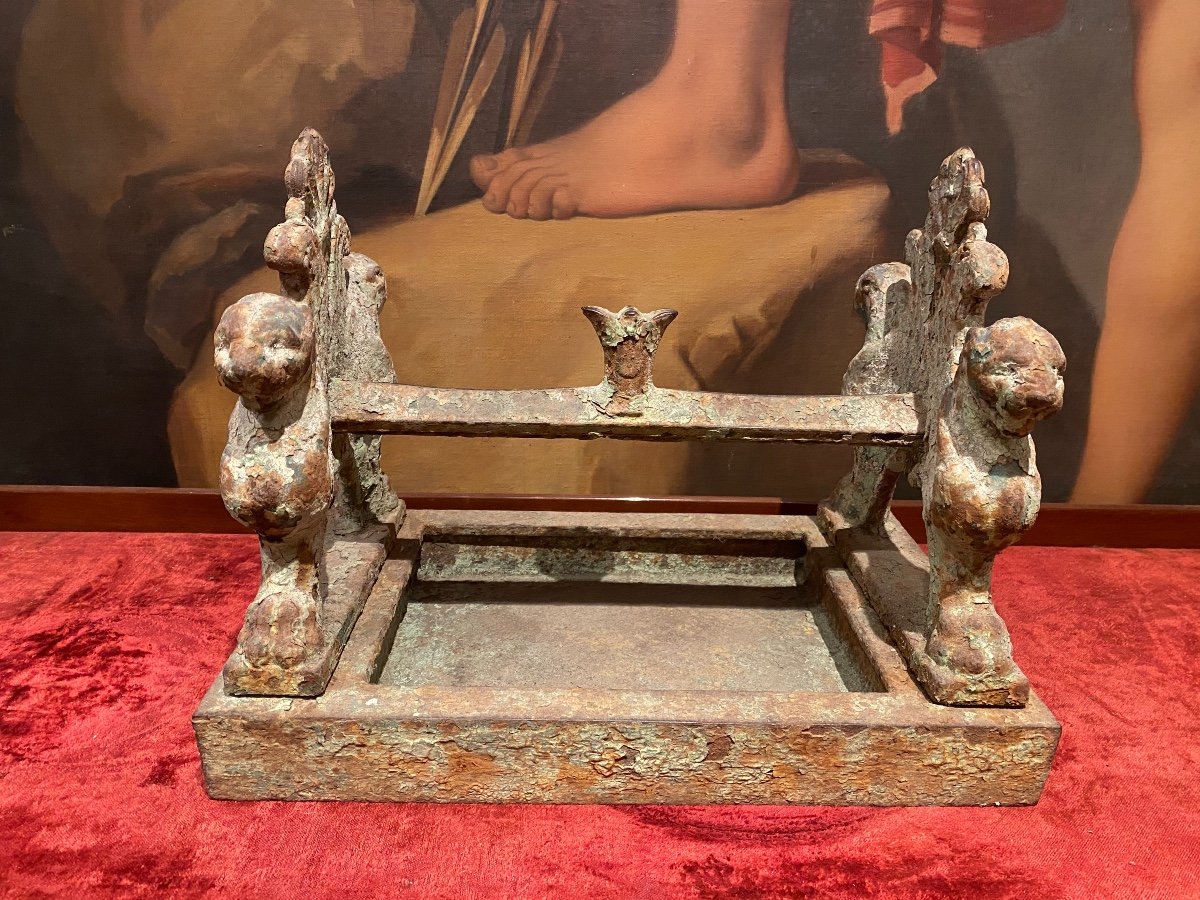 Rare Scraper Cast Iron Boots Decorated With Winged Lions Early XIXth 1st Empire Period.-photo-3
