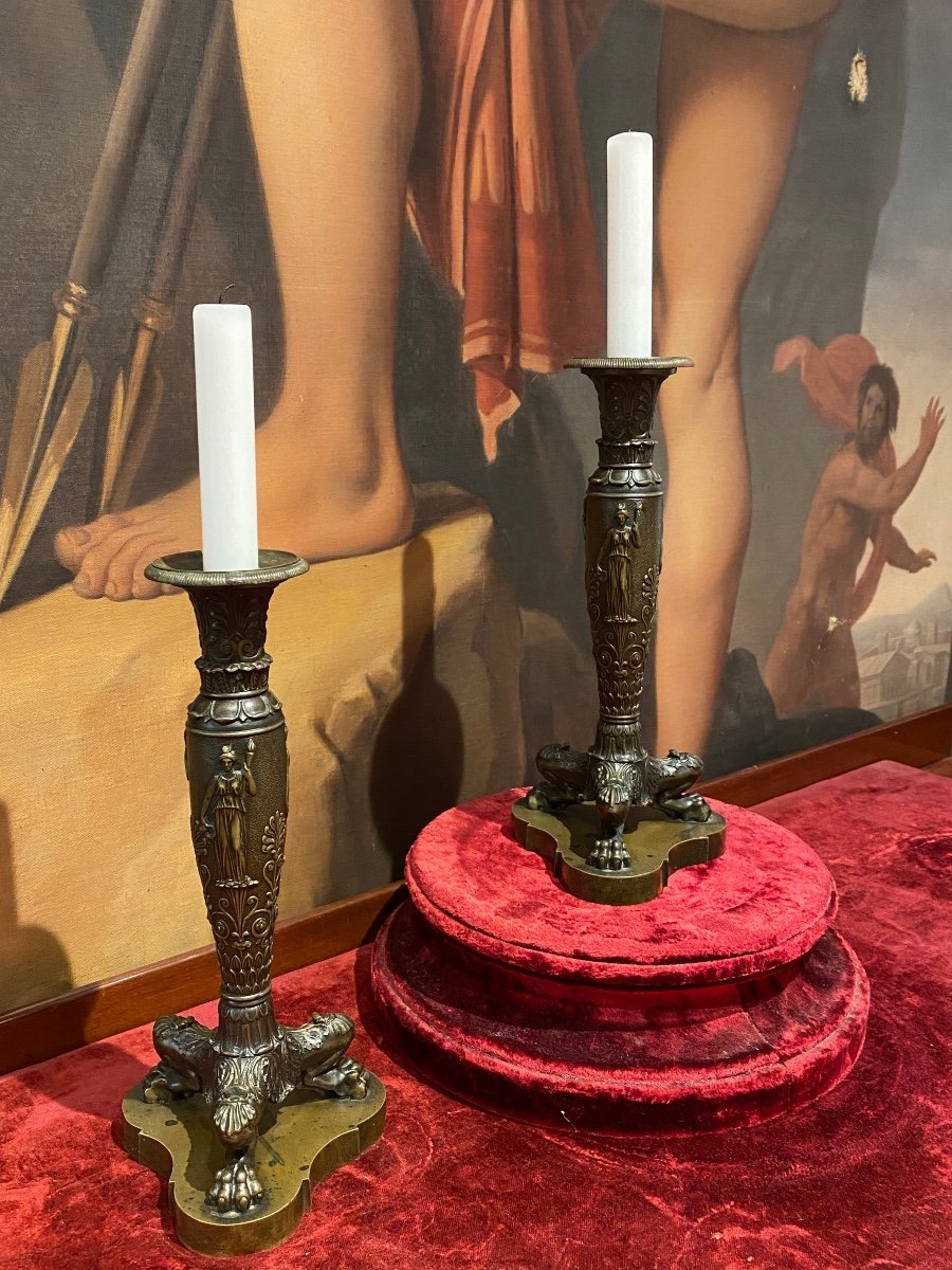 Rare Pair Of Neoclassical Decor Candlesticks In Patinated Chased Bronze XIXth Restoration Period.-photo-3