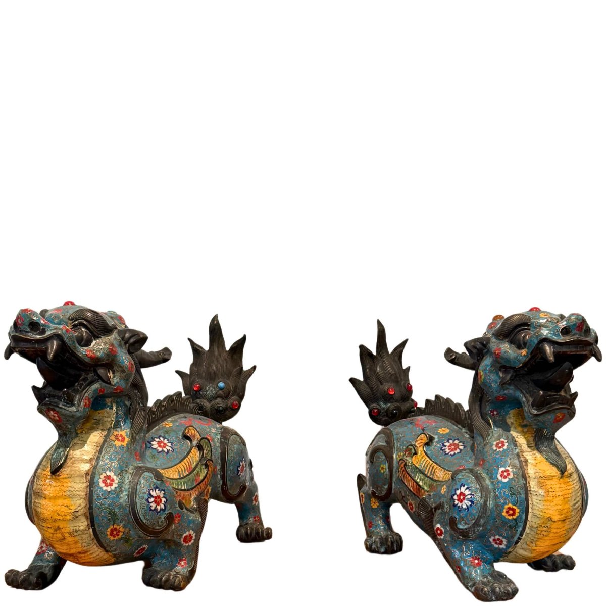 Paire de Pixiu en bronze et émaux cloisonnés – Chine, fin Qing, XIXe–début XXe siècle