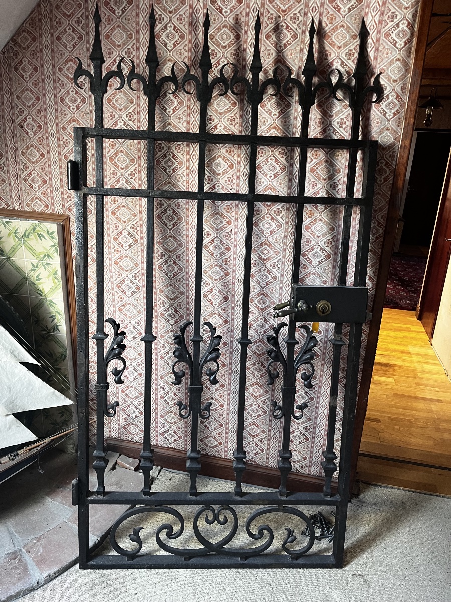 Porte grille fer forgé XVII