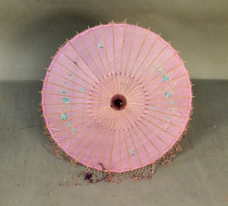 Old Asian Parasol In Embroidered Silk-photo-3