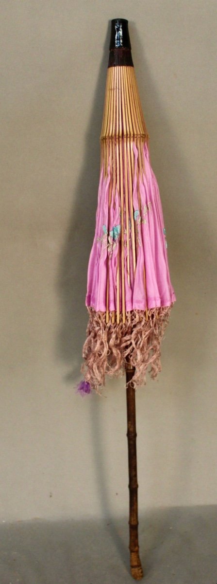 Old Asian Parasol In Embroidered Silk-photo-2