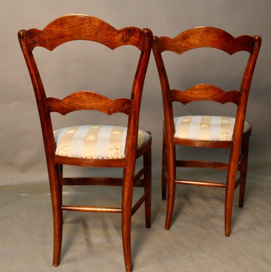 Pair Of Elegant Walnut Chairs-photo-4