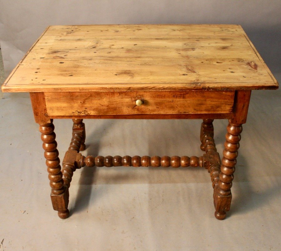 Table à écrire Louis XIII à Pieds Chapelet