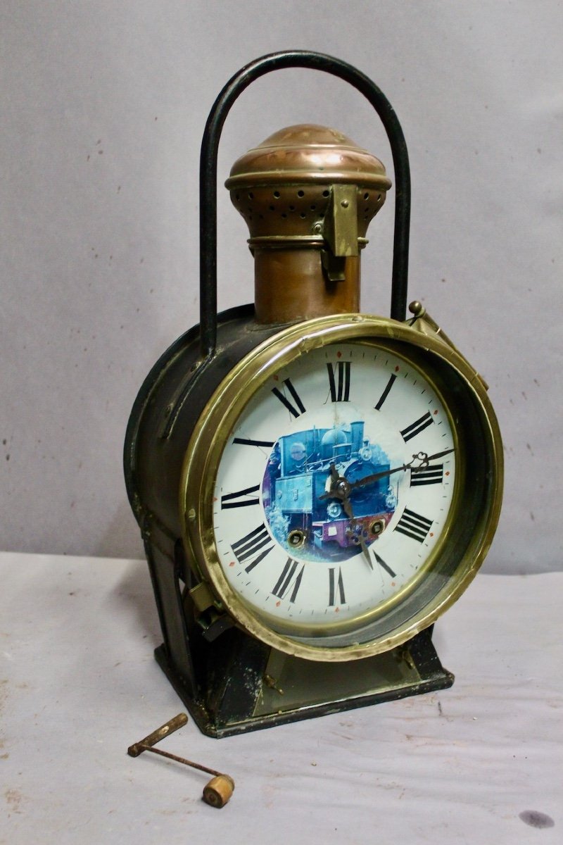 Stationmaster's Lantern Mounted As A Clock -photo-2